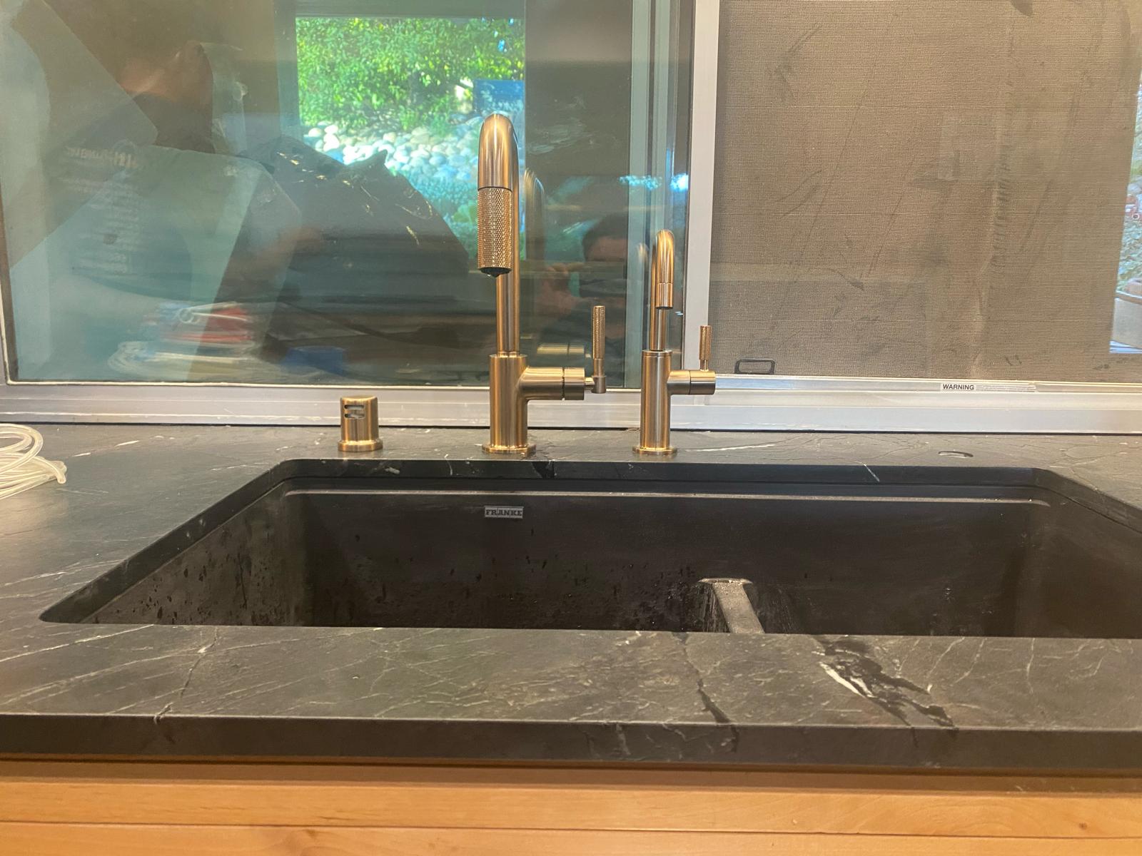 Modern shower remodel by SoCal Emergency Plumbing San Fernando Valley